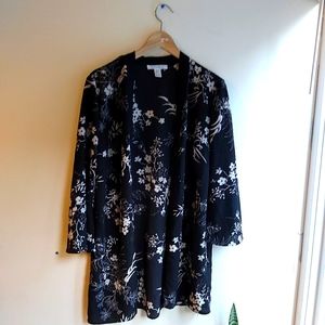 4/$25 Floral print kimono with wide sleeves